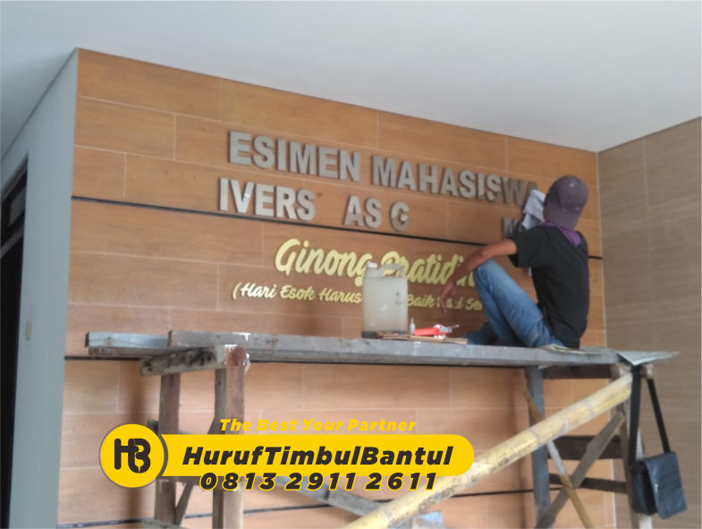 Jasa Huruf Timbul stainless kampus di Bantul